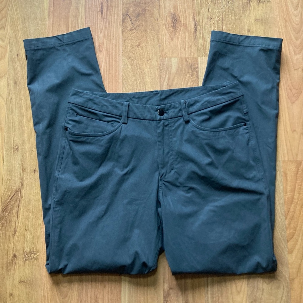 Lululemon ABC Grey Warpstreme Performance Stretch Mens 32x31 Pants
